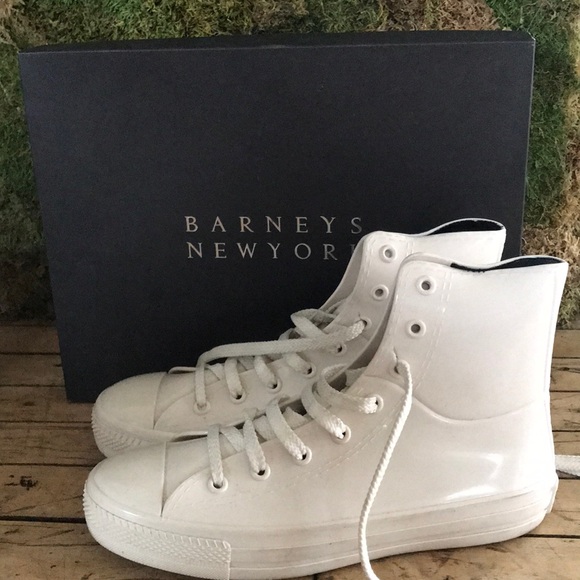 barneys new york converse
